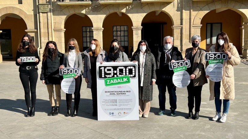 Ordutegiak arrazionalizatzeko esperientzia pilotua abian jarriko dute Beasaingo merkatariek otsailean Ordutegiak arrazionalizatzeko esperientzia pilotua abian jarriko dute Beasaingo merkatariek otsailean