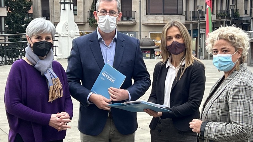 Herritarren ekarpenak aztertu eta partekatu dituzte Diputatu nagusiak eta alkateak Herritarren ekarpenak aztertu eta partekatu dituzte Diputatu nagusiak eta alkateak